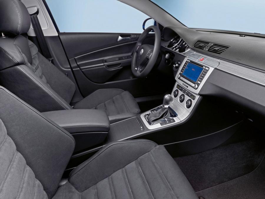  Volkswagen Passat R36 2006 года  (фото 3 из 13)